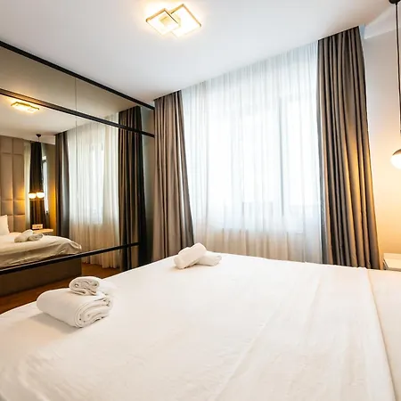 Artistic Touches Hideaway - Politehnica Park Views