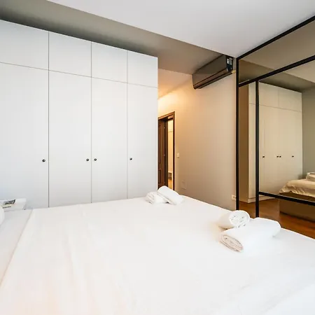 Artistic Touches Hideaway - Politehnica Park Views *