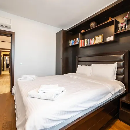 Artistic Touches Hideaway - Politehnica Park Views Apartment Bucharest