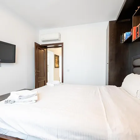 Apartment Artistic Touches Hideaway - Politehnica Park Views