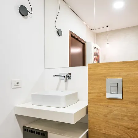 Artistic Touches Hideaway - Politehnica Park Views Apartment *