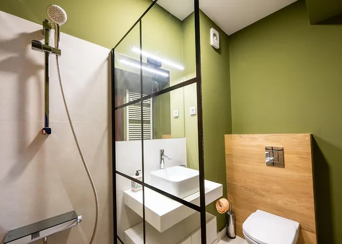 Artistic Touches Hideaway - Politehnica Park Views Apartment