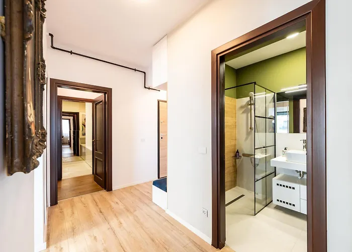Artistic Touches Hideaway - Politehnica Park Views Apartment